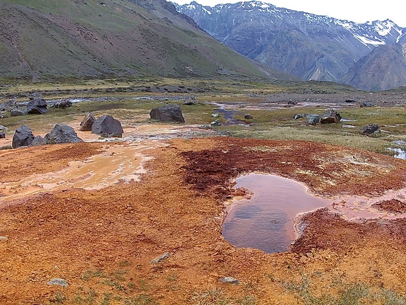 Fotografía 2 de TREKKING GLACIAR SAN FRANCISCO Y LAGUNA MORALES, CAJÓN DEL MAIPO en SAN JOSE DE MAIPO, Metropolitana
