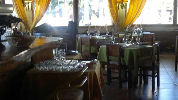 Fotografía 3 de  ACOGEDOR, ECONOMICO RESTAURANT TURISTICO EN PLENO, COMIDA CHILENA O PLATOS ESPE en Temuco, Araucania