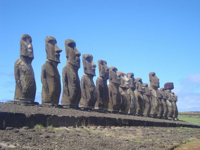 Fotografía 2 de Tour Isla de Pascua. Visita moai, volcanes, cuevas y playas en Isla De Pascua, Valparaiso