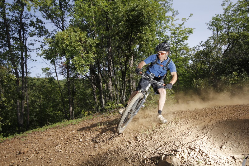 Fotografía 2 de  Ruta del Roble MTB Lago Colbun en Linares, Maule