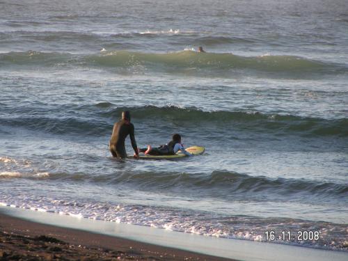Fotografía 4 de Clases de Surf en Pelluhue, Maule