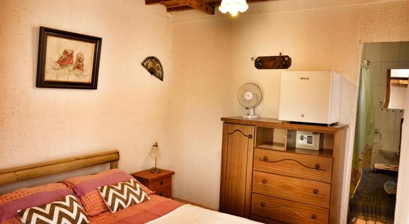 Fotografía 7 de Hostal en Caldera, terraza con vista panorímica a la bahía.  en Caldera, Atacama