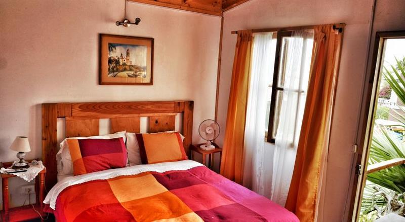 Fotografía 10 de Hostal en Caldera, terraza con vista panorímica a la bahía.  en Caldera, Atacama