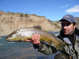 Ríos Patagónicos es una empresa especializada en operaciones de pesca de gran 