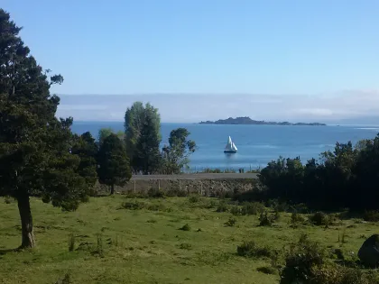 Turismo a bordo de Lancha Chilota en HUAILAHUE, Los Lagos
