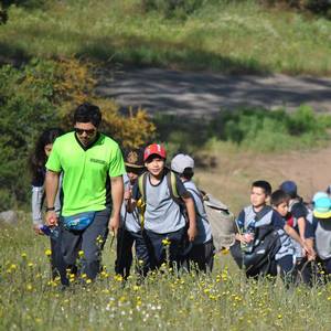 Excursión a travís del bosque nativo y con tícnicas de marcha