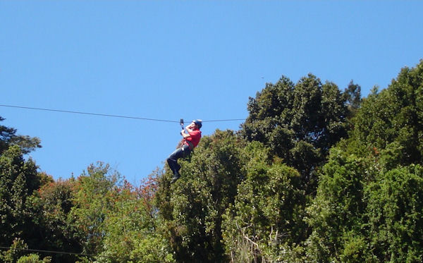 Canopy Parque Aventura Punta Lima en Puqueldon, Los Lagos